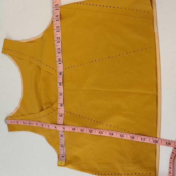 Athleta NWOT Perforated Terra Crop Tank - Picture 7 of 10